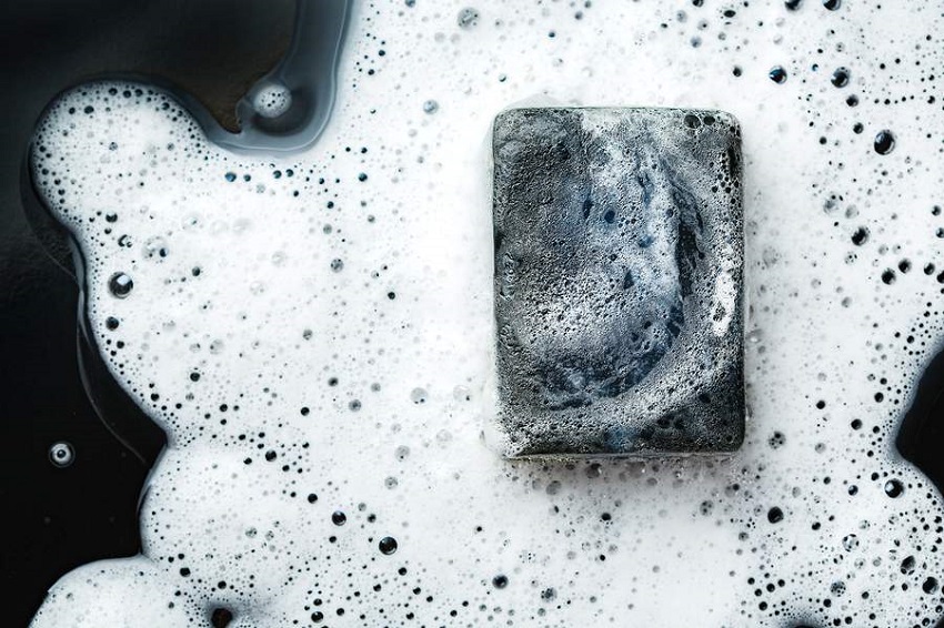 Delicate soap with activated charcoal and poppy seeds