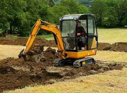 Five benefits of hiring a mini digger for your home-based project