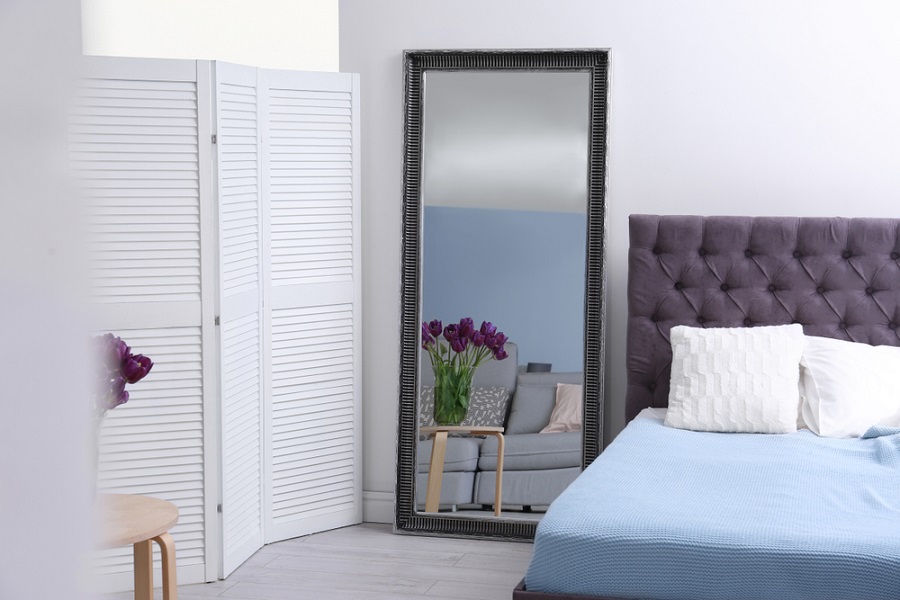 Where to Put Mirror in Bedroom 