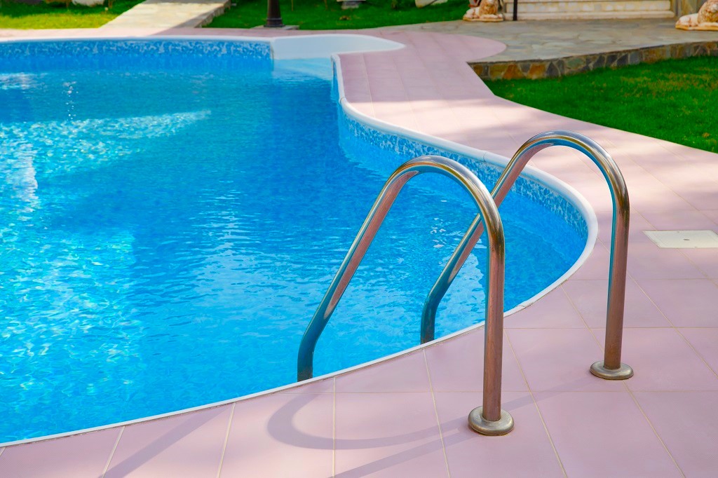How do you know if your pool needs resurfacing