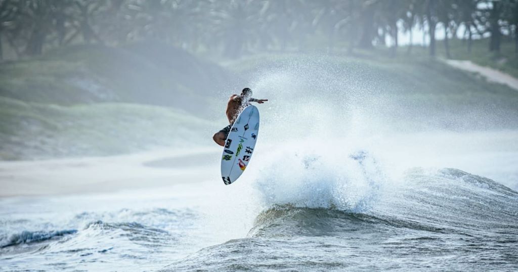 Surfing Aerial Tricks for a Picture-Perfect