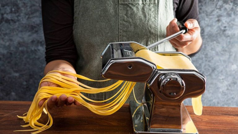 Techniques for Rolling Out Very Thin Pasta Dough With a Machine - Bits ...