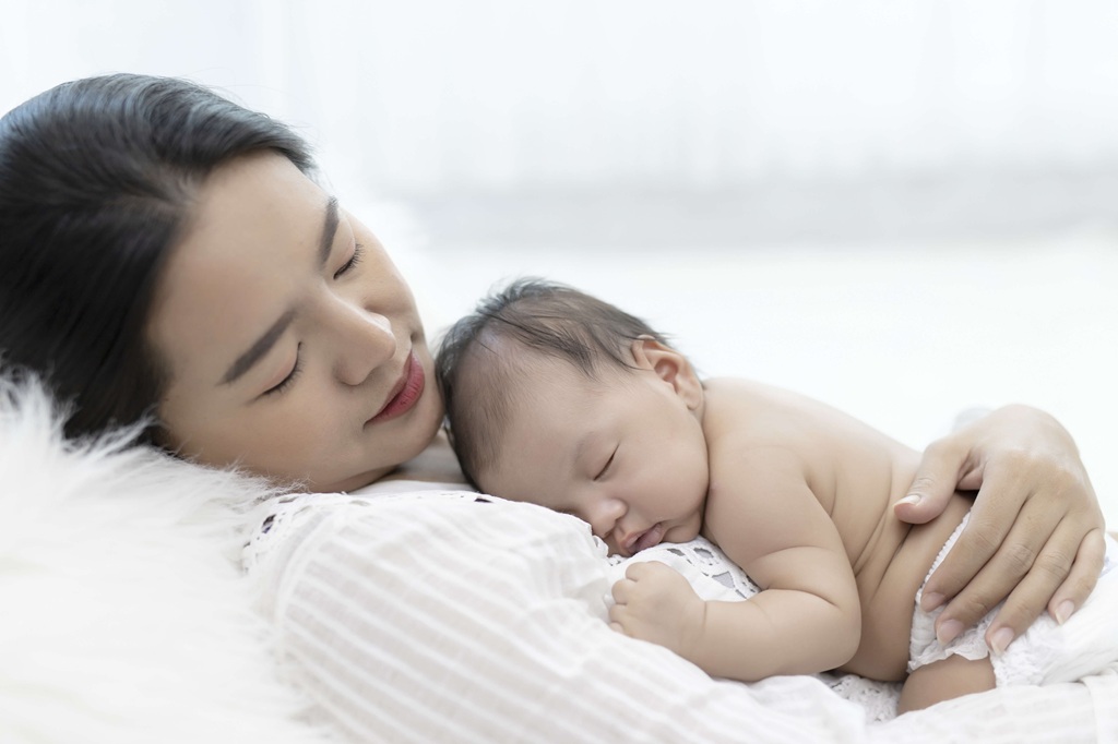 Newborn Only Sleeps When Held Upright